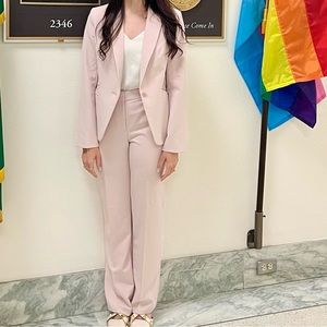 Light pink express editor suit- size 10 jacket, size 6R pants.